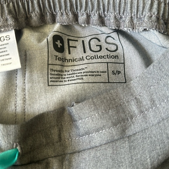FIGS Yola Skinny Scrub pants. Size Small. Color Graphite - Picture 3 of 14